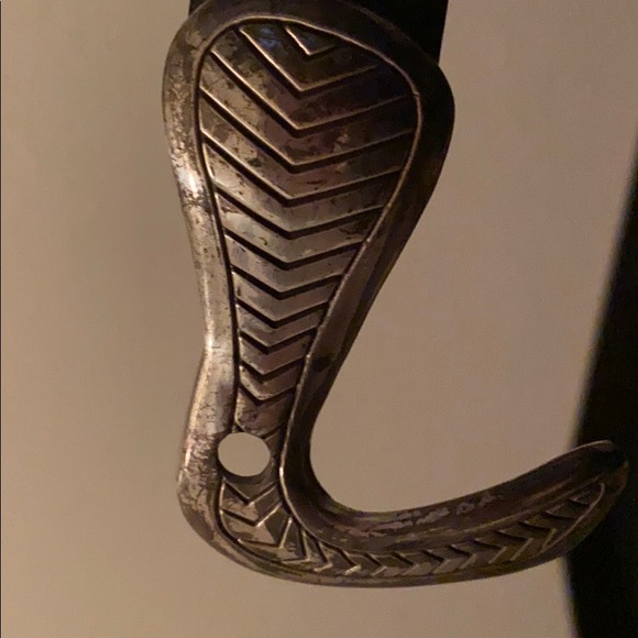 Black belt with a silver colored buckle - Picture 4 of 5